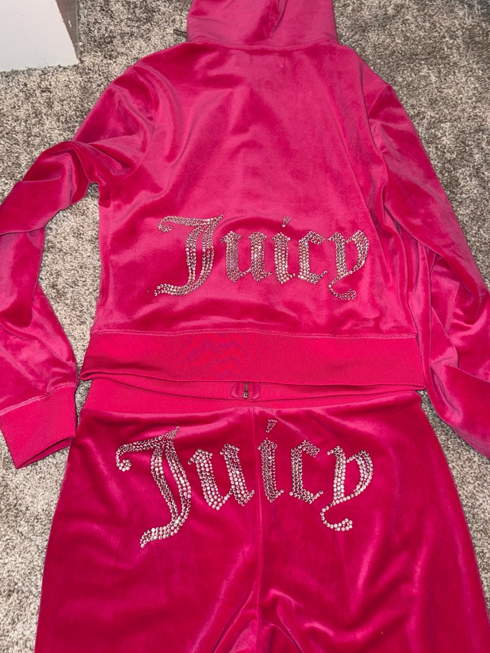 Juicy Velour Tracksuit small top small bottoms